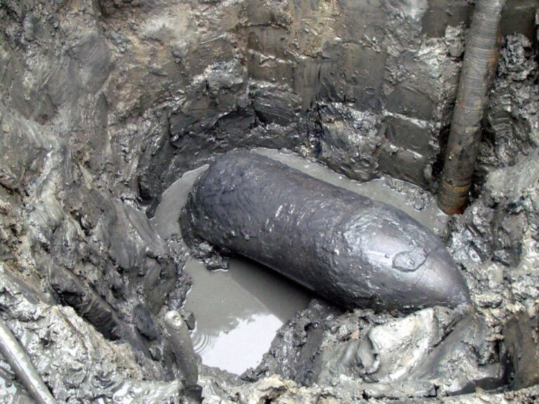 500kg unexploded bomb which was unearthed by 1st Line Defence.